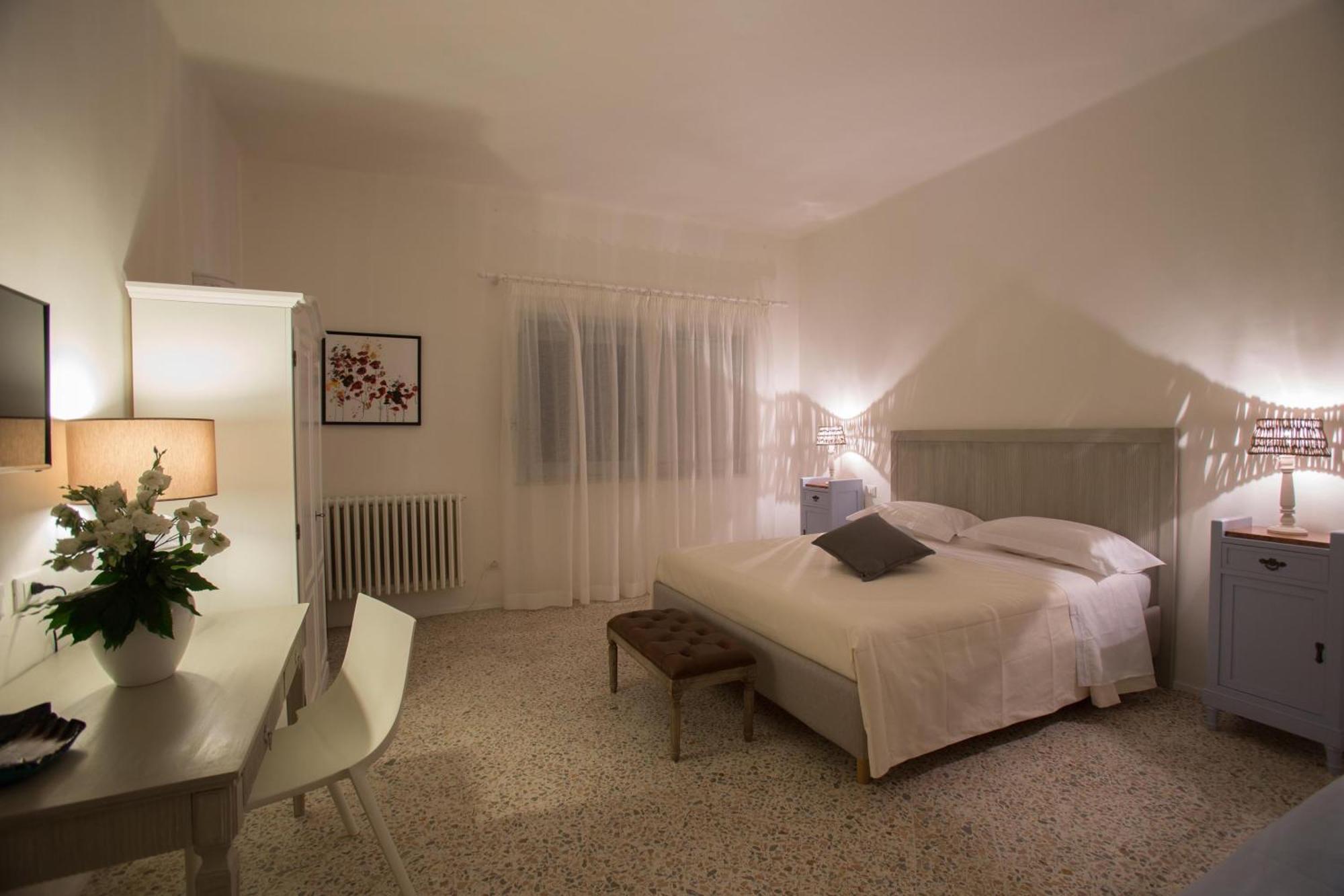 Bed and Breakfast Li Pappi Antico Casale Галатіна Номер фото