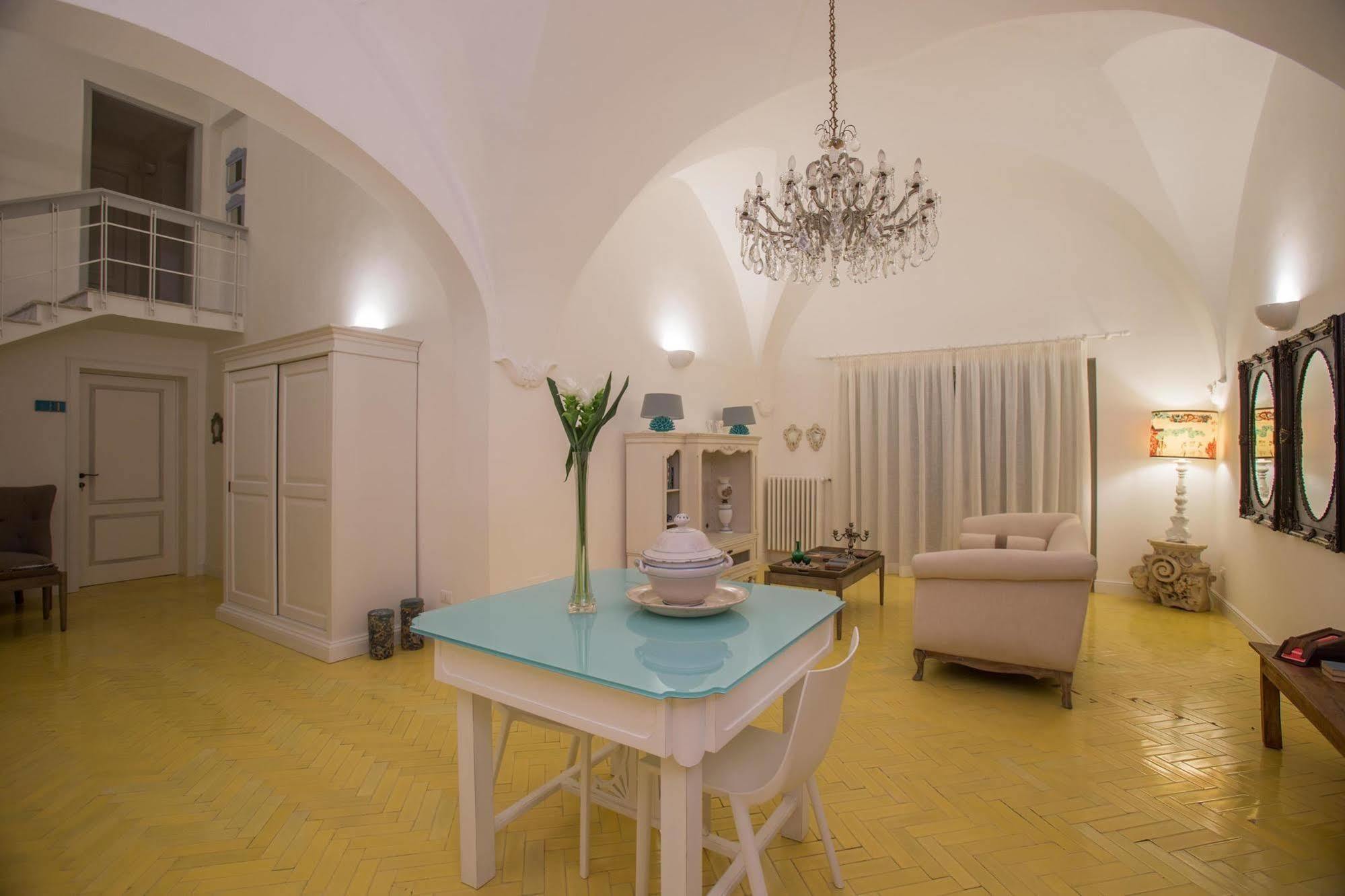 Bed and Breakfast Li Pappi Antico Casale Галатіна Екстер'єр фото